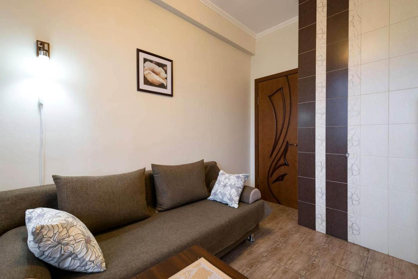 Apartment Nadezhda On Kazybek Bi St.